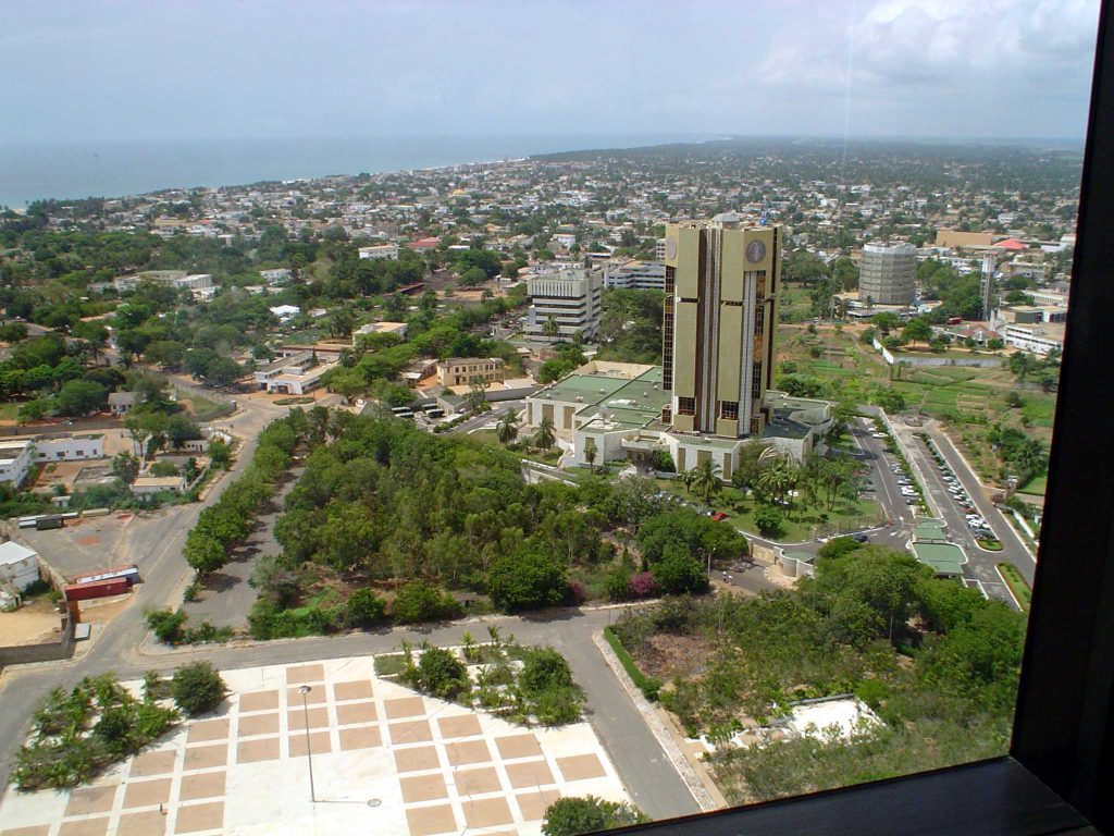 formation digitale au togo 1 milliard fcfa pour propulser la nouvelle generation vers l ere numerique la lome business school lbs au togo a recemment obtenu un financement de plus d un milliard de fcfa dans le cadre du programme skills initiative for africa sifa soutenu par l union africaine et l