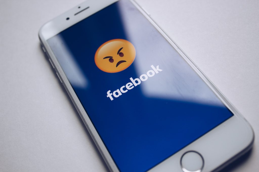 kenya la justice ouvre la porte a des proces contre meta la cour d appel de nairobi a confirme vendredi la competence de la justice kenyane pour juger deux affaires lancees par d anciens moderateurs de contenus pour facebook contre le geant meta et deux sou