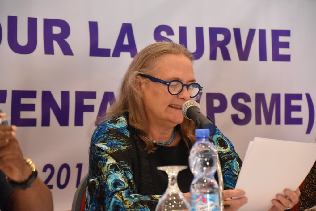 la chine annonce 5 centres de cooperation en matiere d education en afrique depuis 2019 un accord de cooperation en matiere d education lie la chine et l unesco cet accord engage les deux parties a mettre en oeuvre des