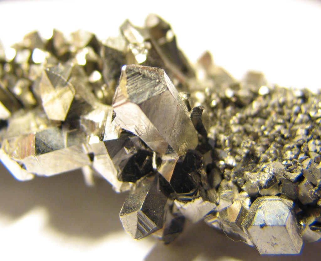la construction de la premiere mine de niobium d afrique retardee d un an les travaux de construction du projet kanyika malawi future premiere mine de niobium du continent africain devaient demarrer au plus tard en
