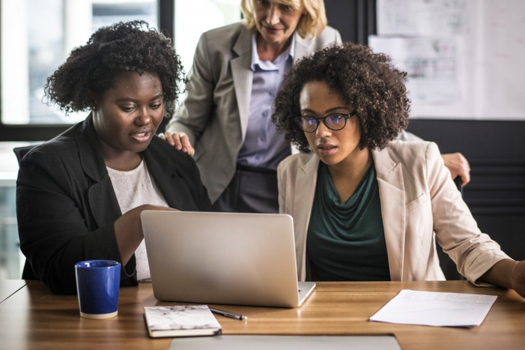 les femmes entrepreneures en afrique un potentiel sous exploite dans la tech selon un recent rapport de disrupt africa intitule diversity dividend exploring gender equality in the african tech ecosystem 2024 seulement 17 3 des start ups africaines ont ete fondees ou